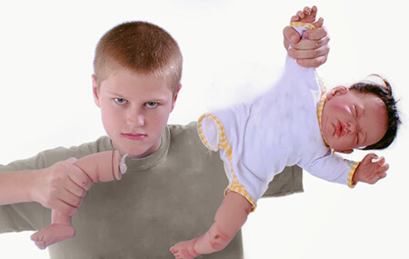 چرا کودک اسباب بازی خود را میشکند؟