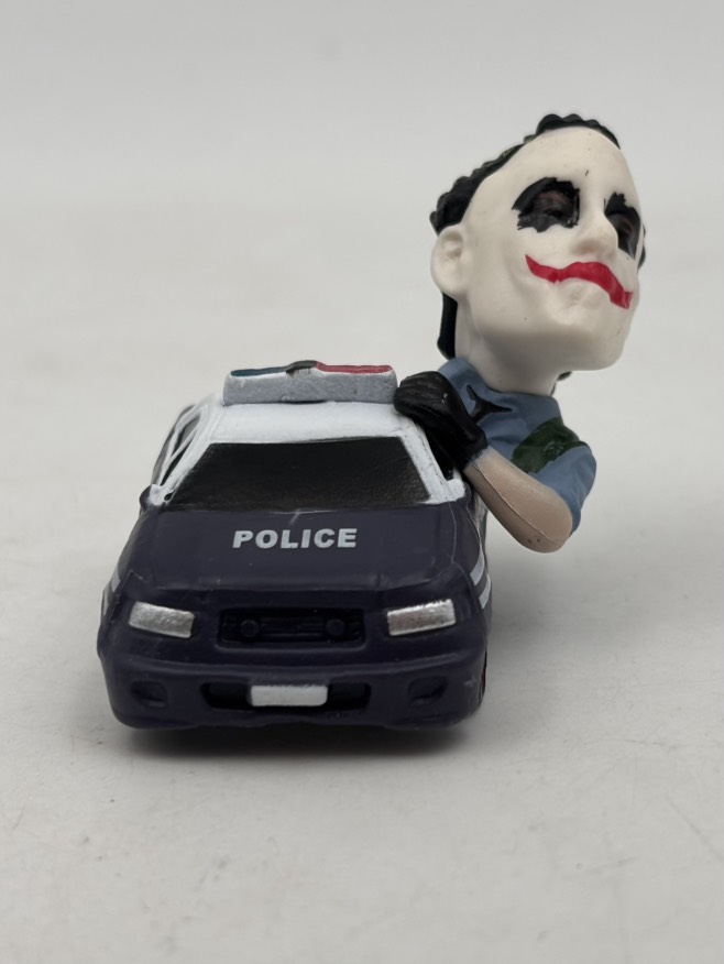 فیگور جوکر (هیث لجر) در ماشین پلیس 7سانتی کدJOk6