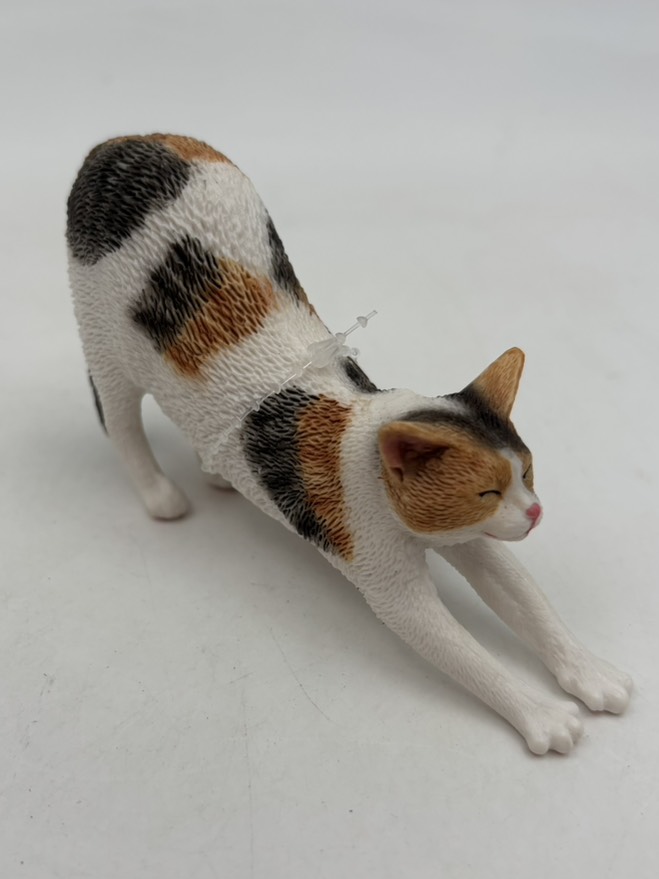 فیگور گربه سه رنگ نژاد کالیکو (طرح کششی) اورجینال 3308 Mojo