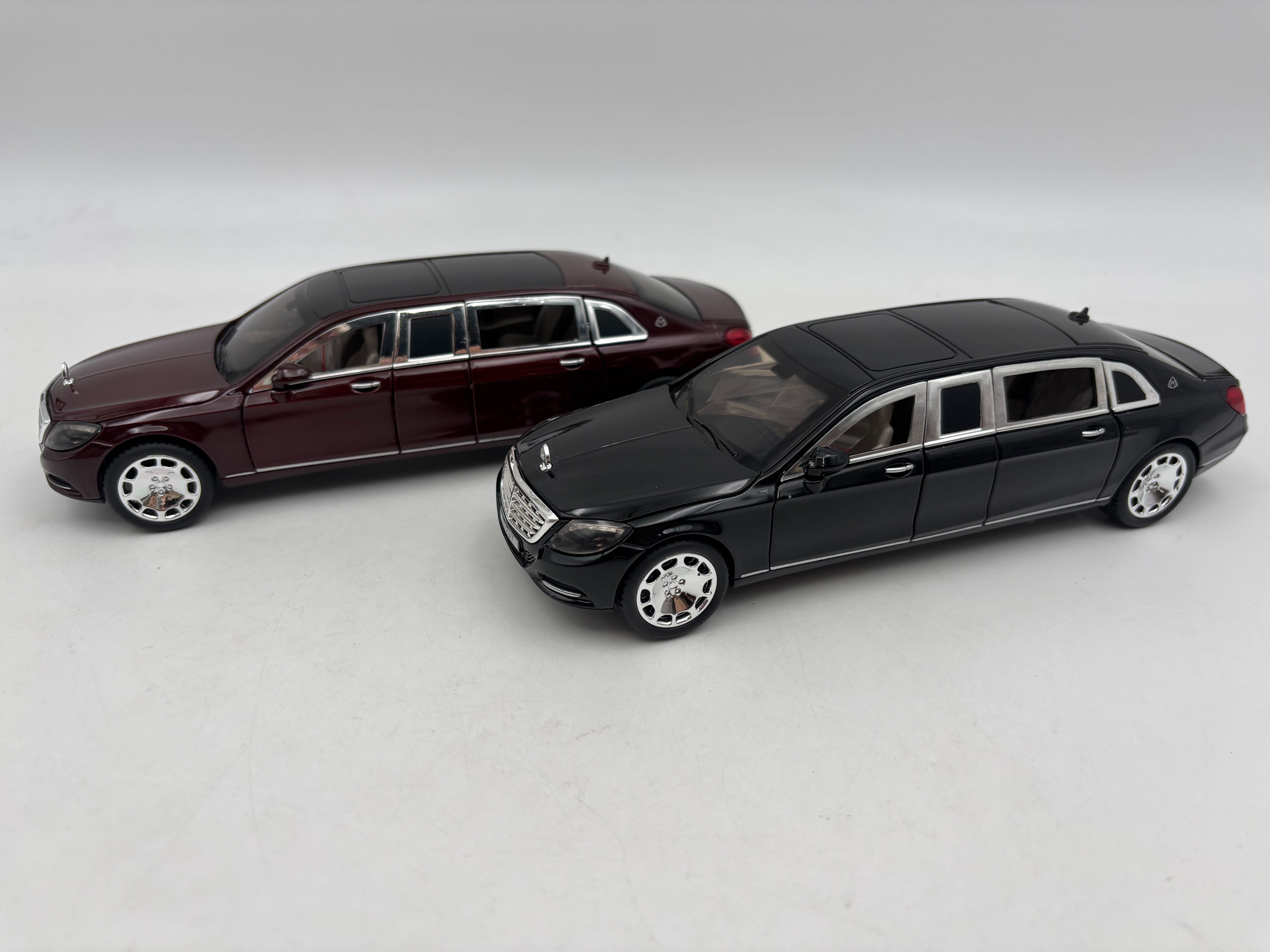 ماشین فلزی لیموزین بنز میباخ سایز 1/24 کد M923T