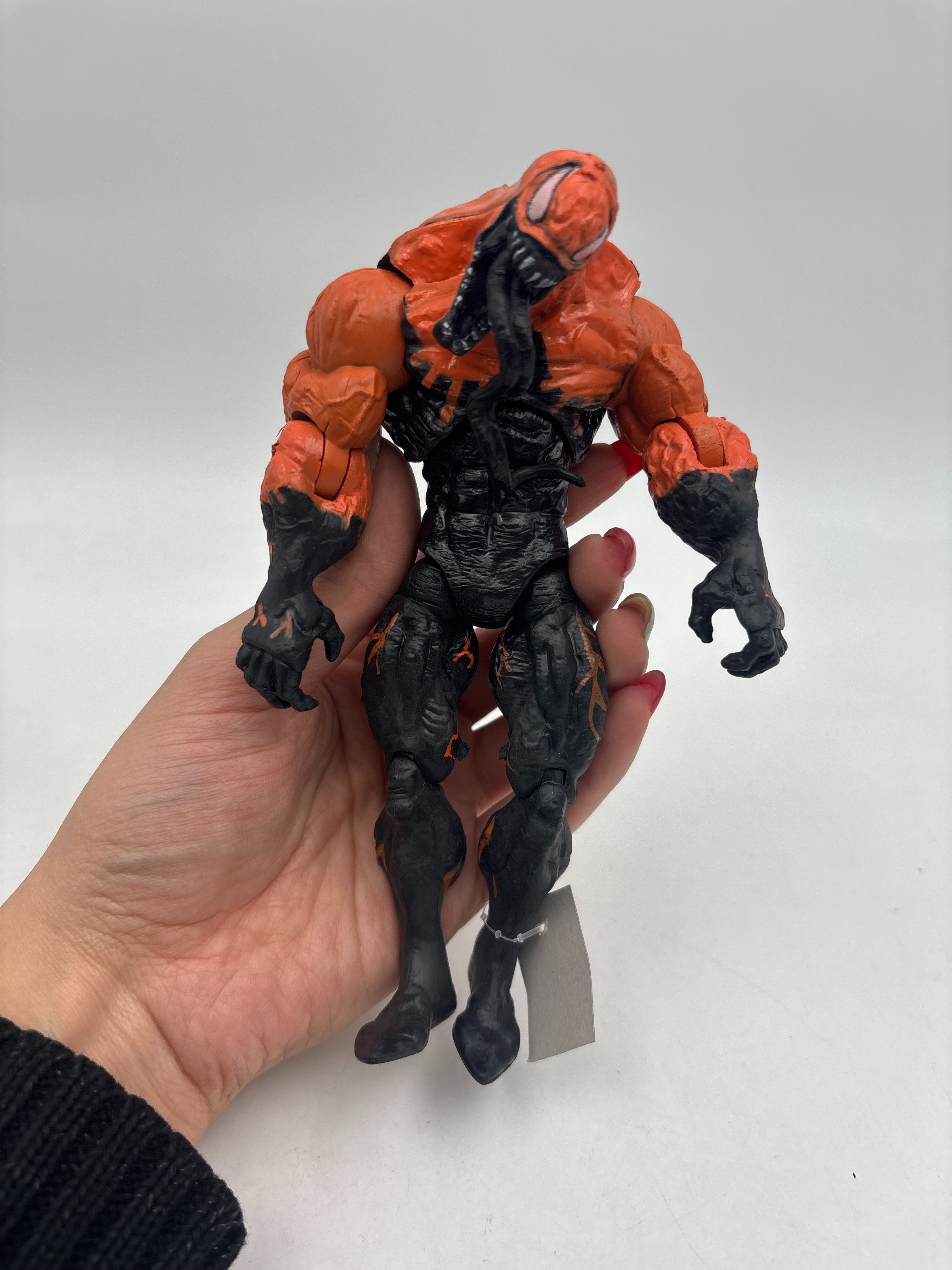 فیگور کارنیج نارنجی بزرگ 20سانتی کد 1050