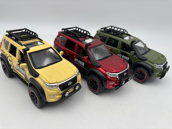 ماشین فلزی تویوتا پرادو آفرود باربنددار سایز1/24 کد 240/12