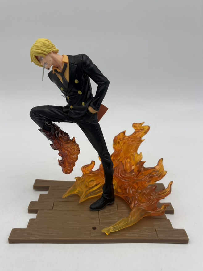 فیگور سانجی با افکت حمله پای شیطانی(وان پیس) کد 2040