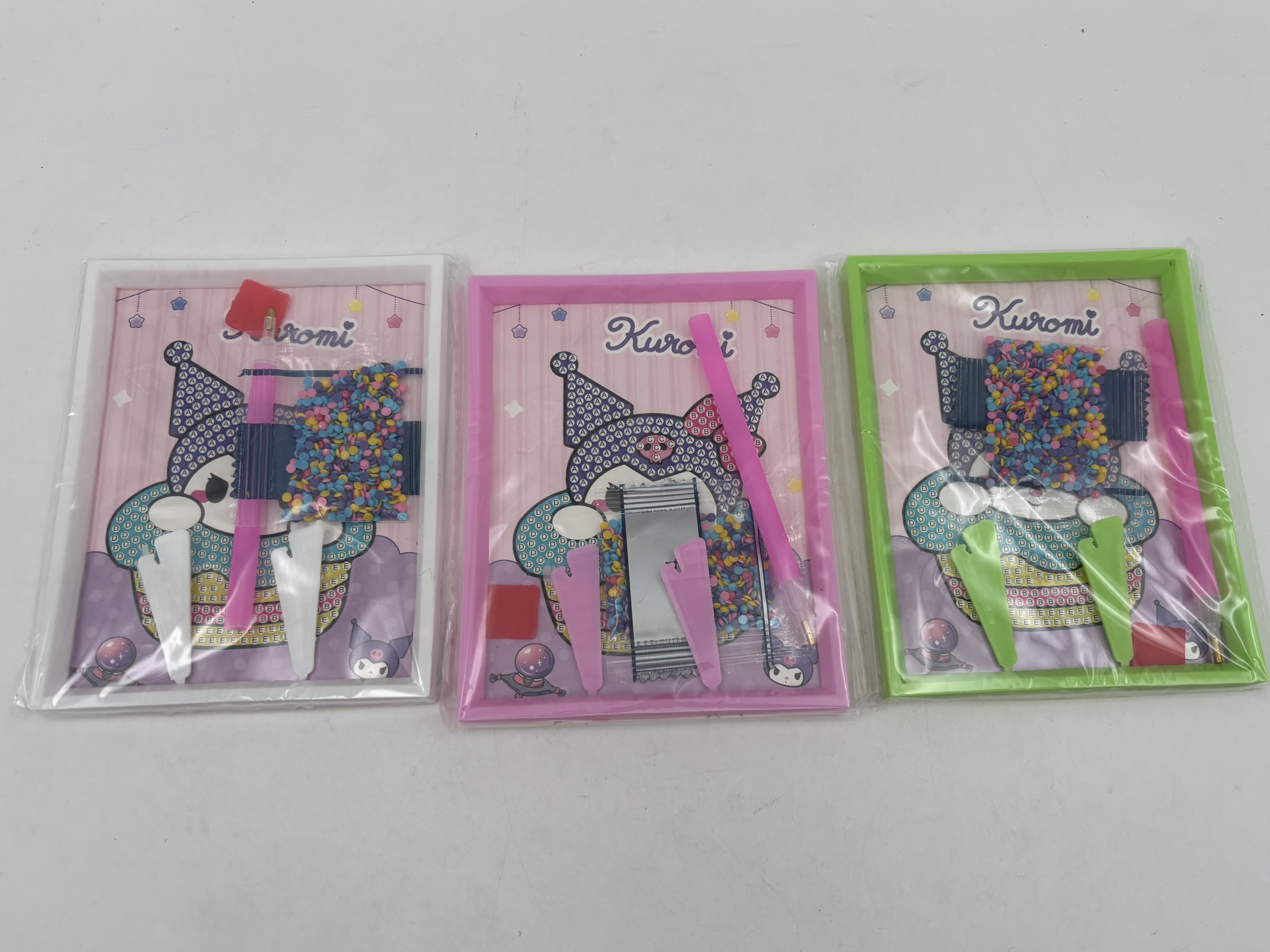 نقاشی الماسی قاب دار کوچک طرح کاپ کيک کرومی 1701