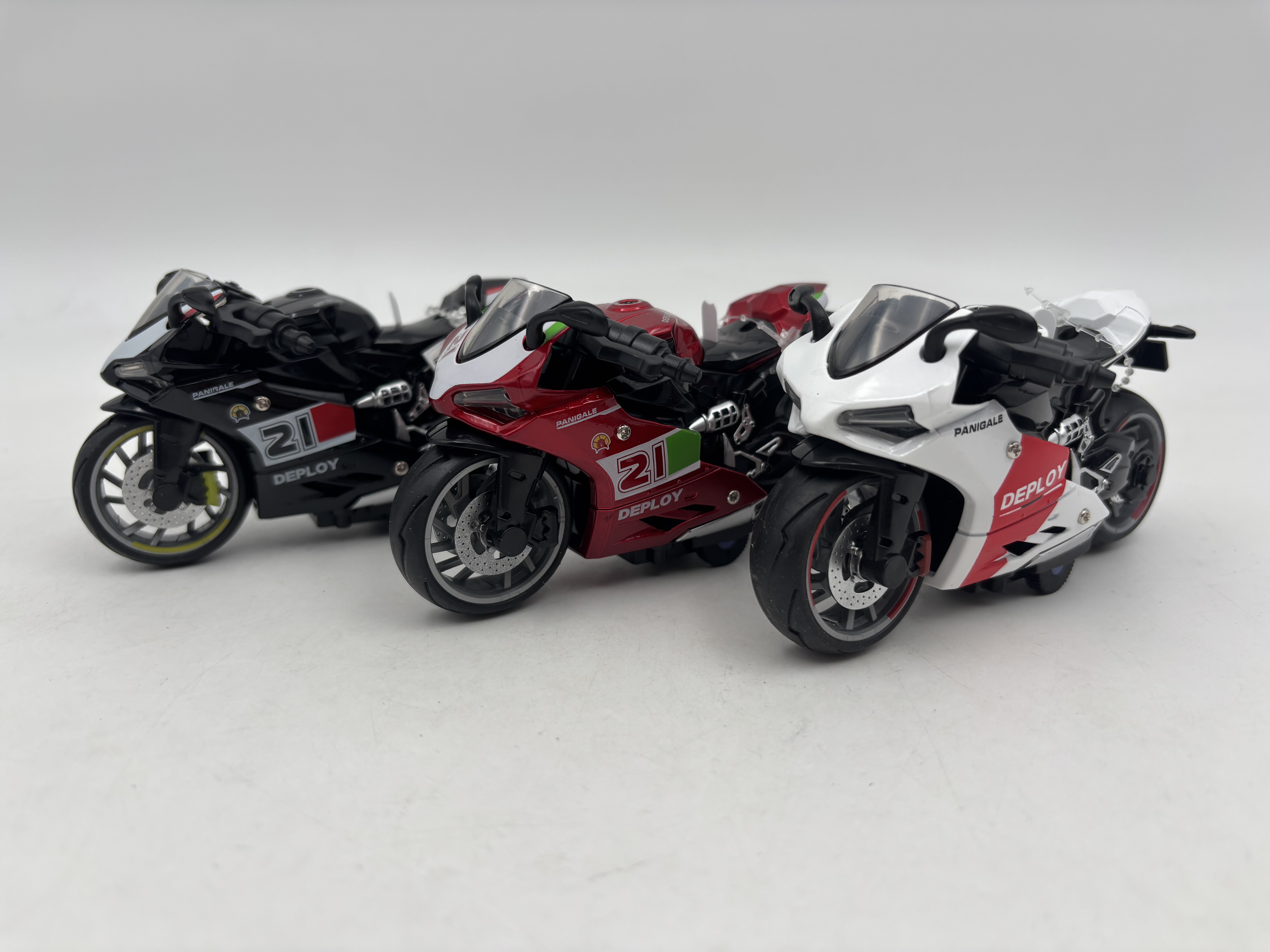 موتور فلزی دوکاتی پانیگاله V4 (گاز خور استارتی) سایز1/14 کد7788/1