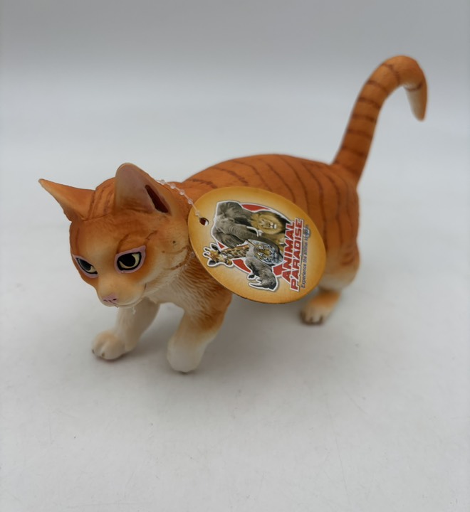 فیگور گربه نارنجی نژاد امریکن شورت هیر(طرح راه رونده) اورجینال 989 Mojo