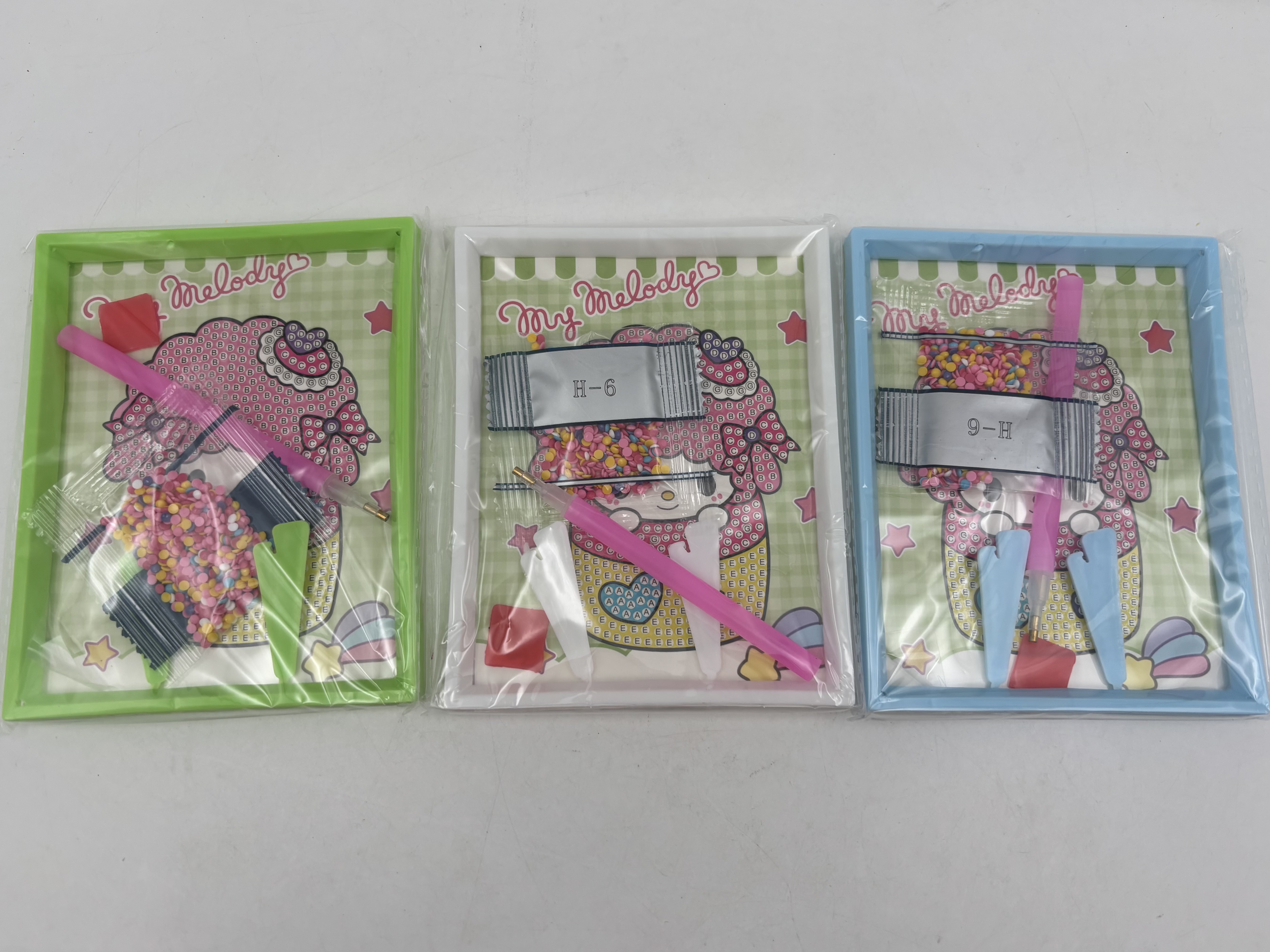 نقاشی الماسی قاب دار کوچک طرح کاپ کيک ملودی 1701