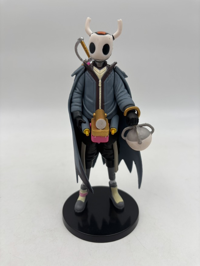 فیگور هالونایت طرح سامورایی مدرن با کت آبی