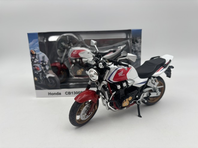 موتور فلزی هوندا سی بی (1300 cb) سفید شال طلا سایز 1/12 کد 6026