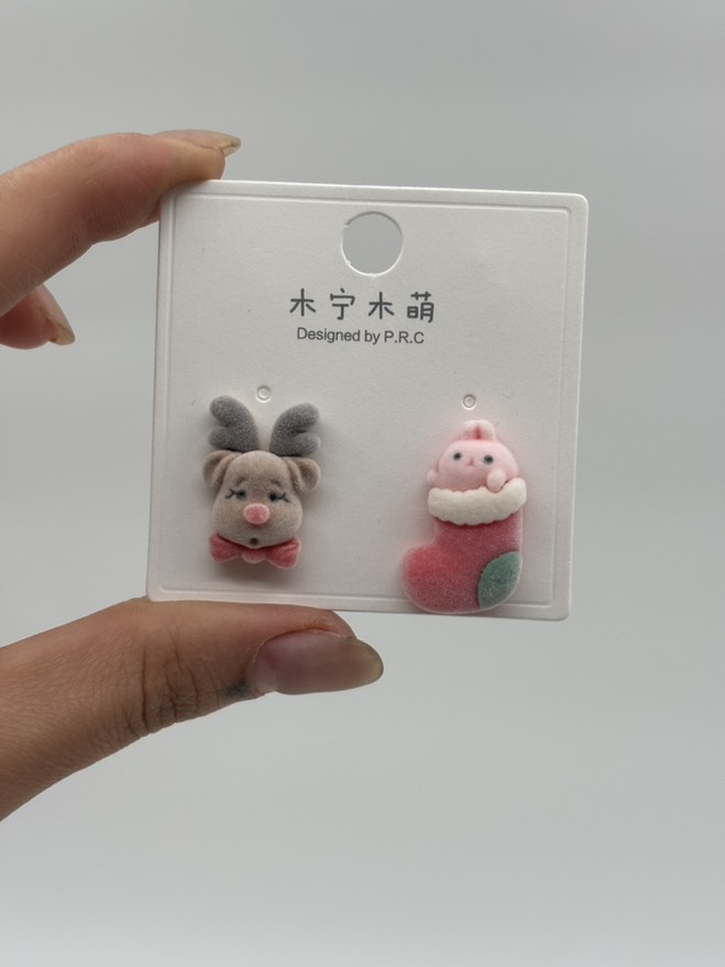 گوشواره فانتزی (تا به تا) گوزن و جوراب کریسمس مخملی کد 2205