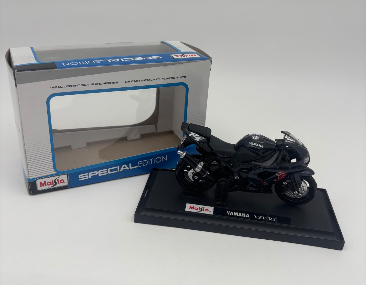 ماکت موتور YAMAHA YZF-R1 سایز 1/18 برند میستو