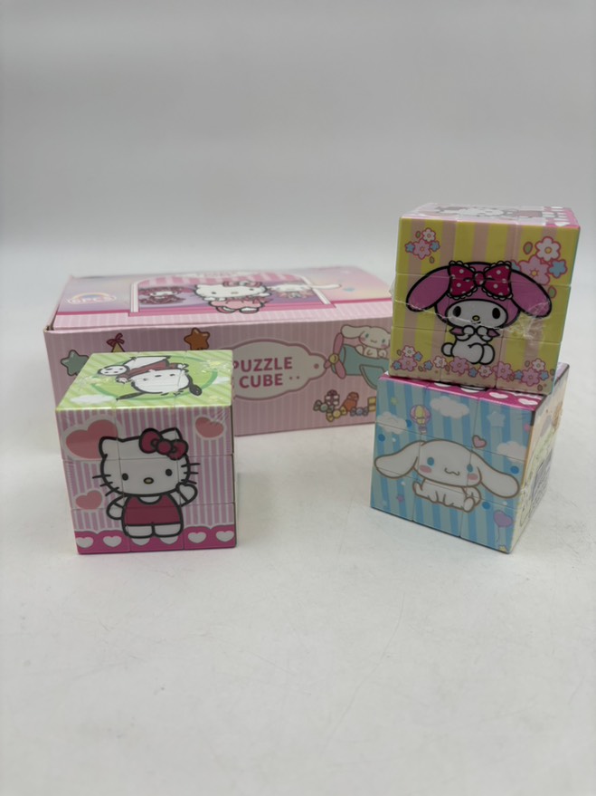 مکعب روبیک 3*3 فانتزی طرح سانریو (کرومی و دوستان) اورجینال باکسی (بدون جعبه)