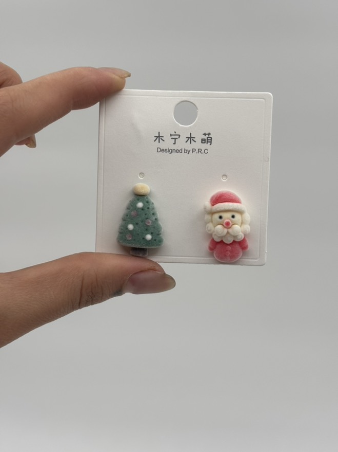 گوشواره فانتزی (تا به تا) بابانوئل و درخت کریسمس مخملی کد 2205