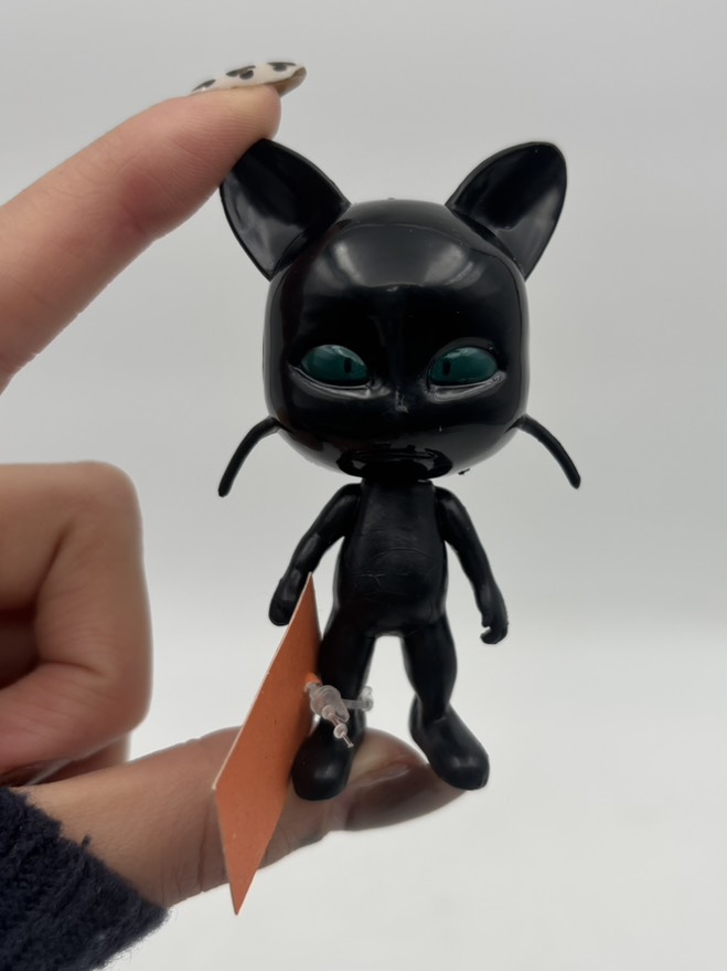 فیگور پلگ کوامی گربه سیاه (دختر کفشدوزکی) کد2030
