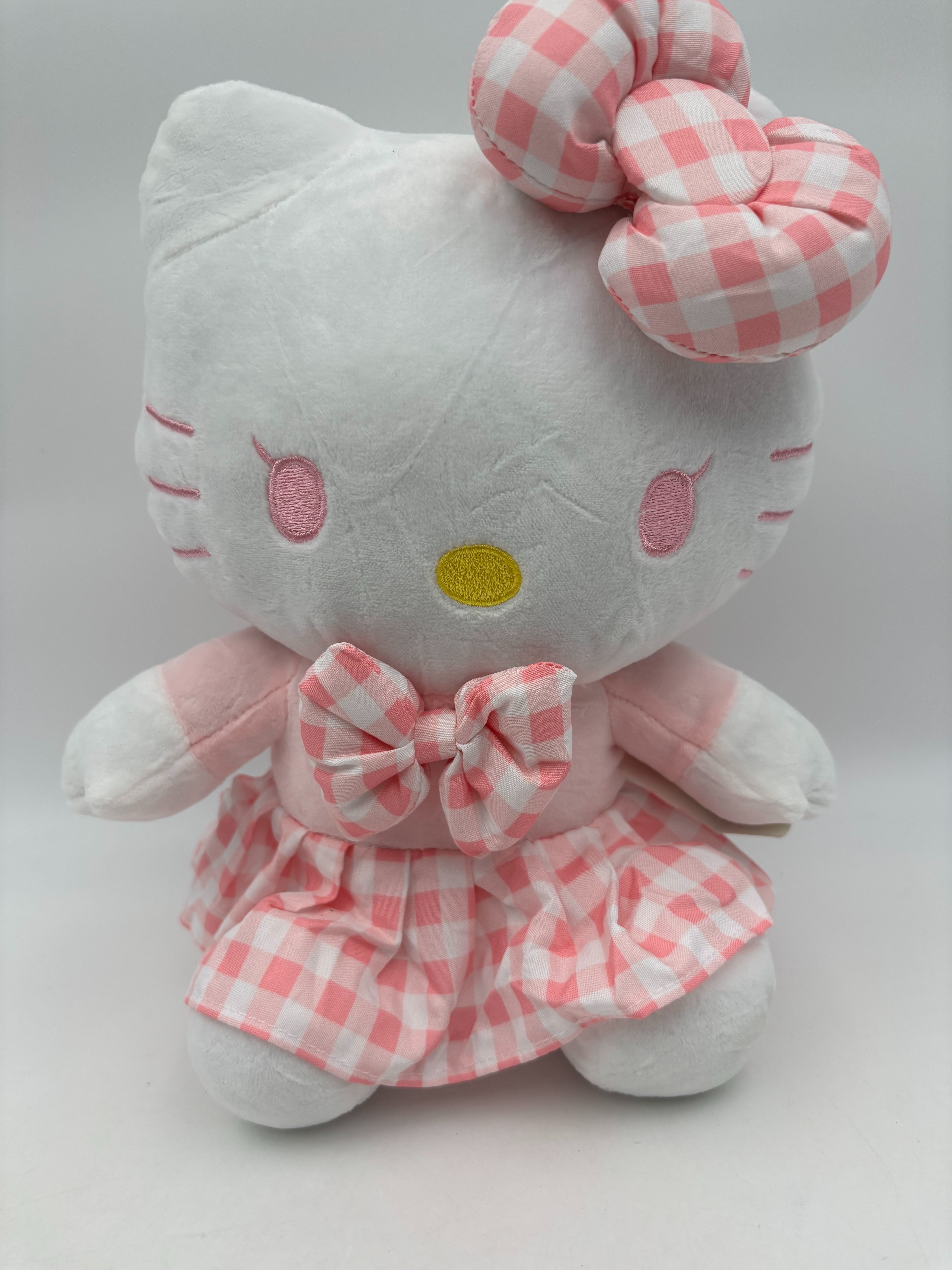 عروسک کیتی دامن چهارخونه 23سانتی