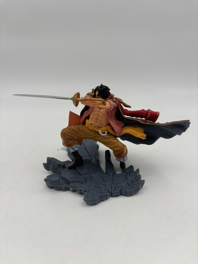 فیگور گول دی راجر (پادشاه دزدان دریایی)(وان پیس) کد 2039