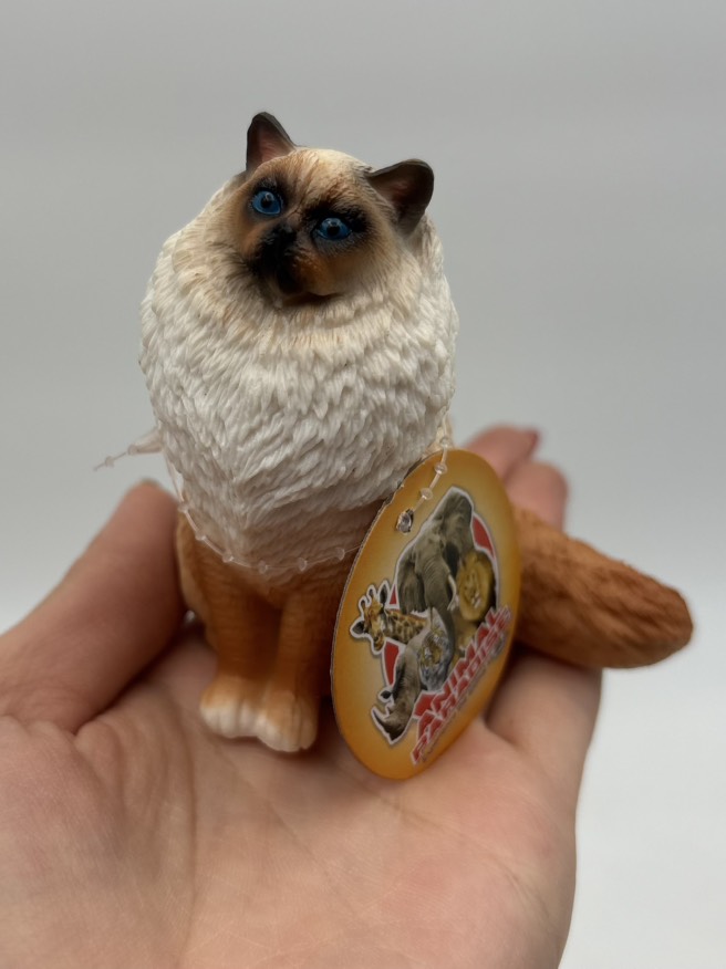 فیگور گربه دو رنگ نژاد رگدال (پرشین میکس) طرح نشسته اورجینال 2336 Mojo