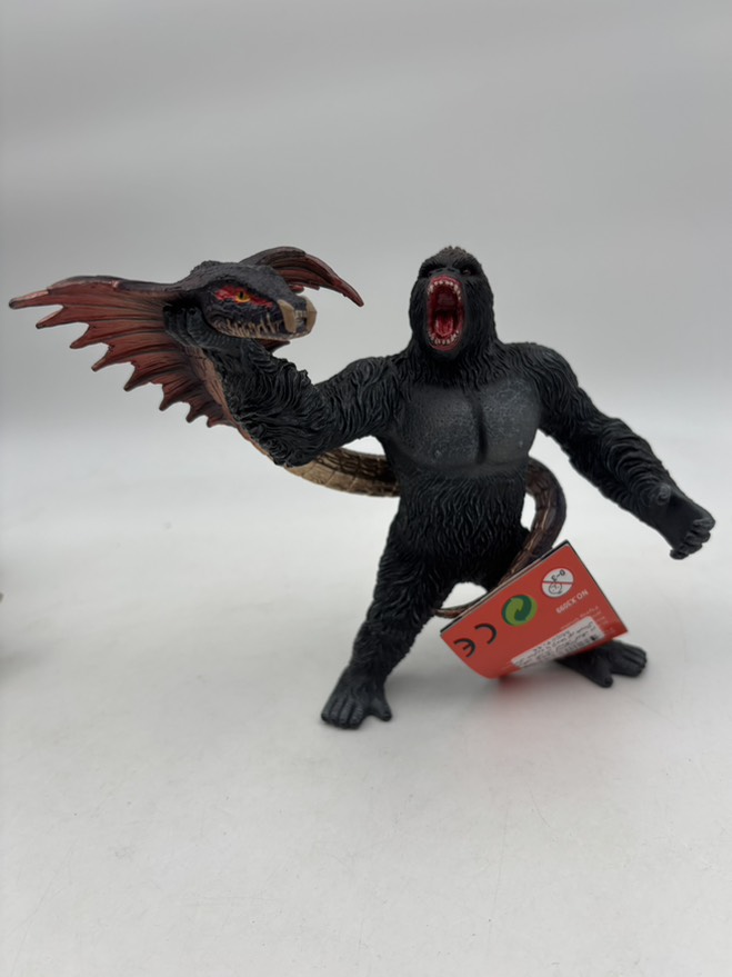 فیگور گوریل کینگ کنگ در حال مبارزه با اژدها اورجینال 3099 Mojo