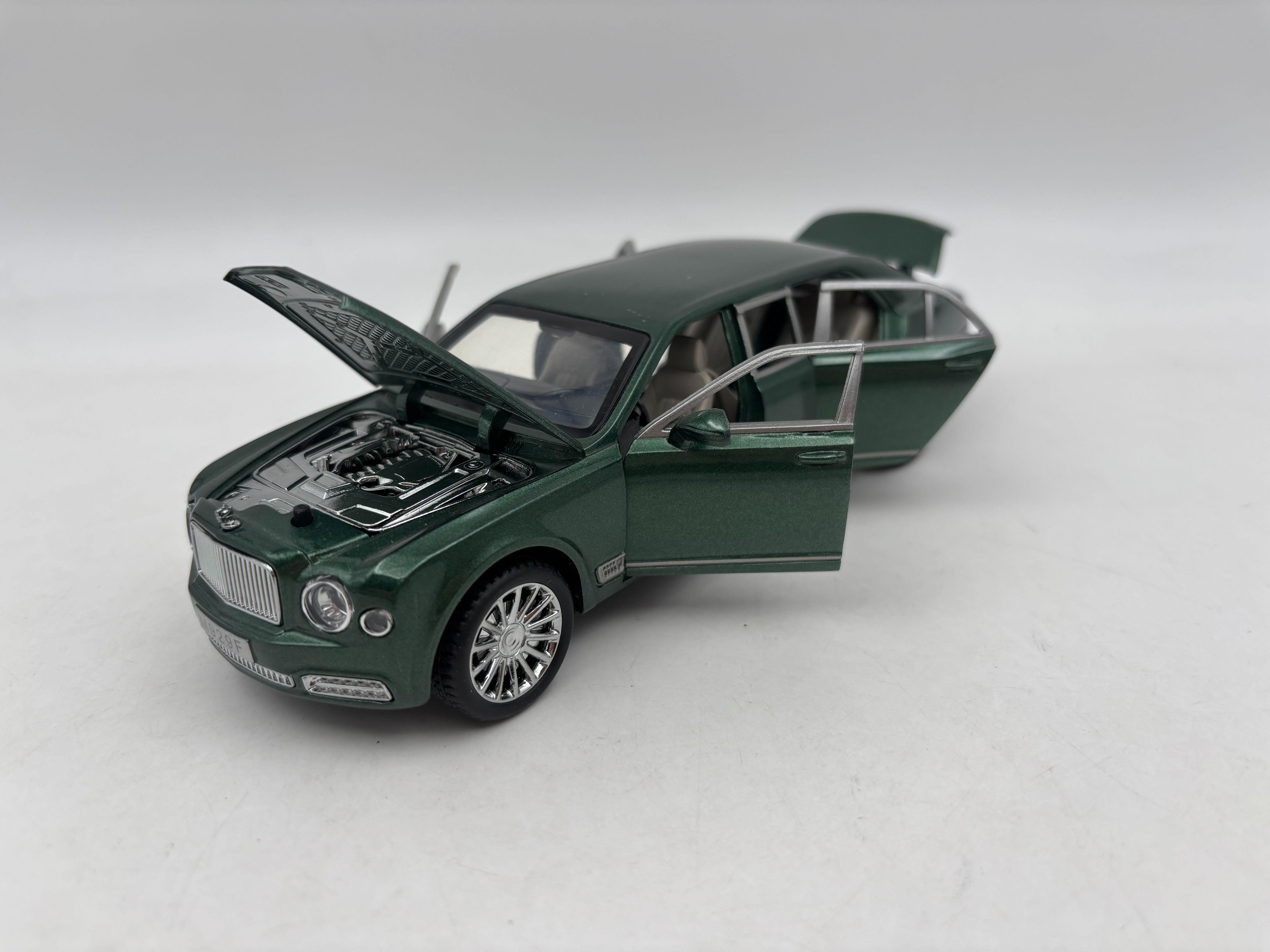 ماشین فلزی لیموزین بنتلی سبز سایز 1/24 کد M929F