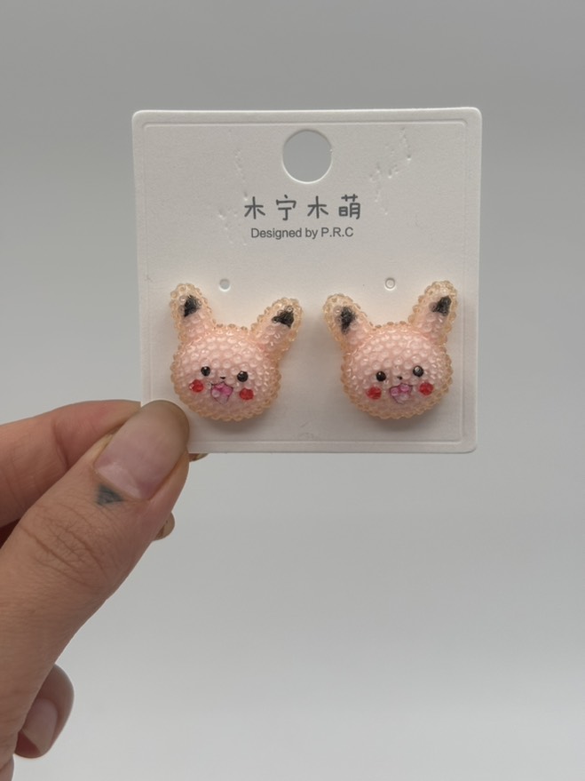 گوشواره فانتزی پیکاچو کریستالی صورتی کمرنگ کد 2205