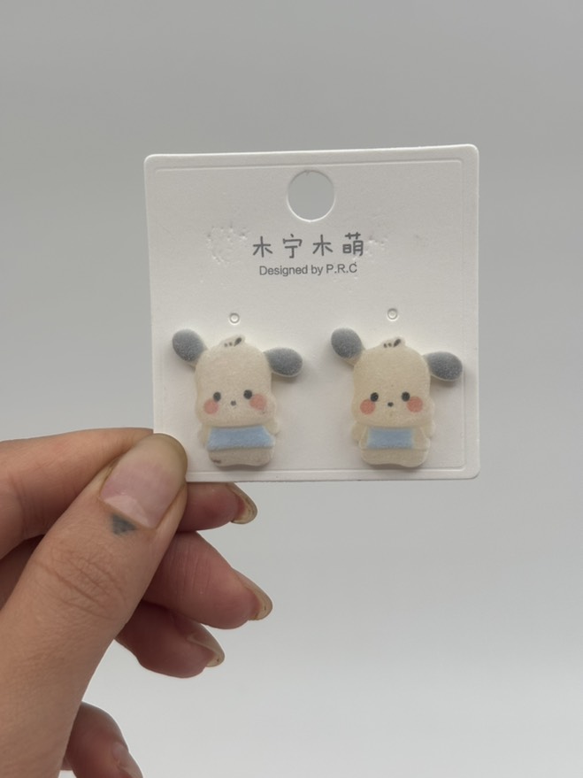 گوشواره فانتزی پوچاکو مخملی کد 2205