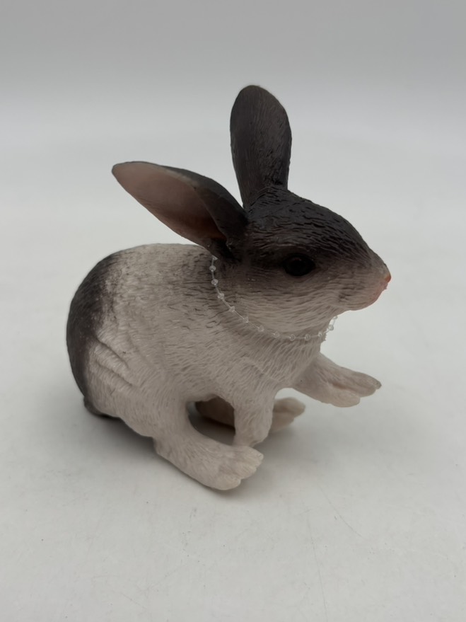 فیگور خرگوش خاکستری نشسته اورجینال 680 Mojo